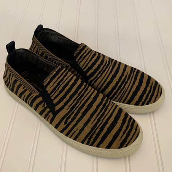 Earth Zen Spree Zebra Animal Print Slip On Knit Sneakers Size 11 - Picture 2 of 9